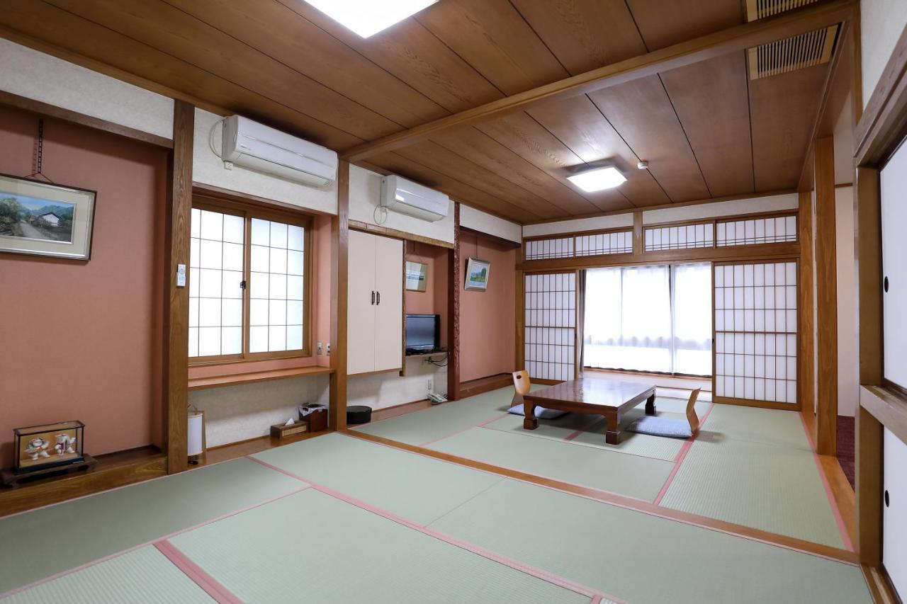 Tsukasaya Ryokan Tsuruoka Exterior foto